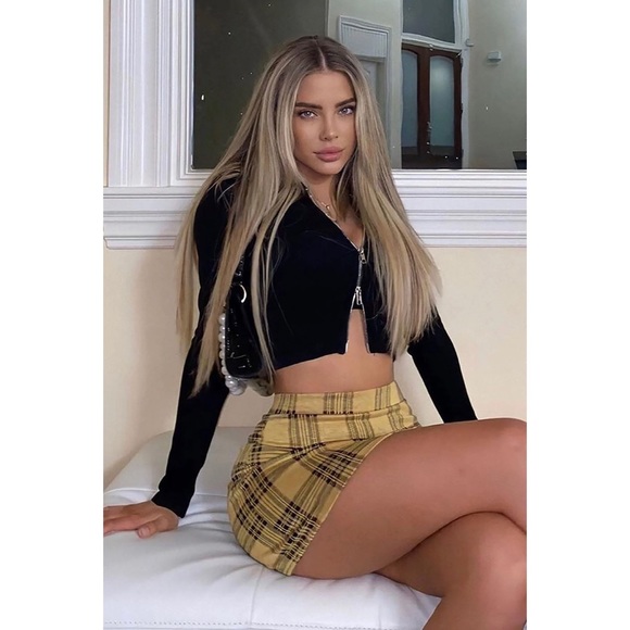 Fashion Nova Black Long Sleeve Ribbed Zipper Crop Top - Picture 3 of 8